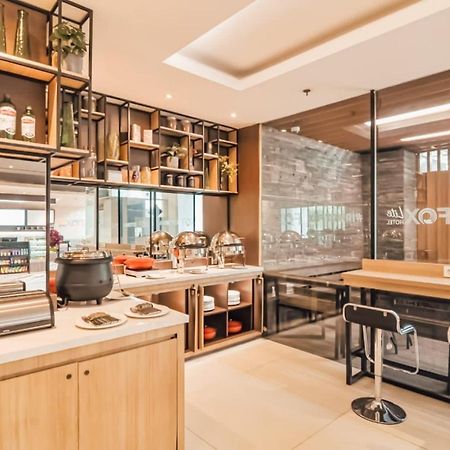 Fox Lite Grogol Jakarta Extérieur photo