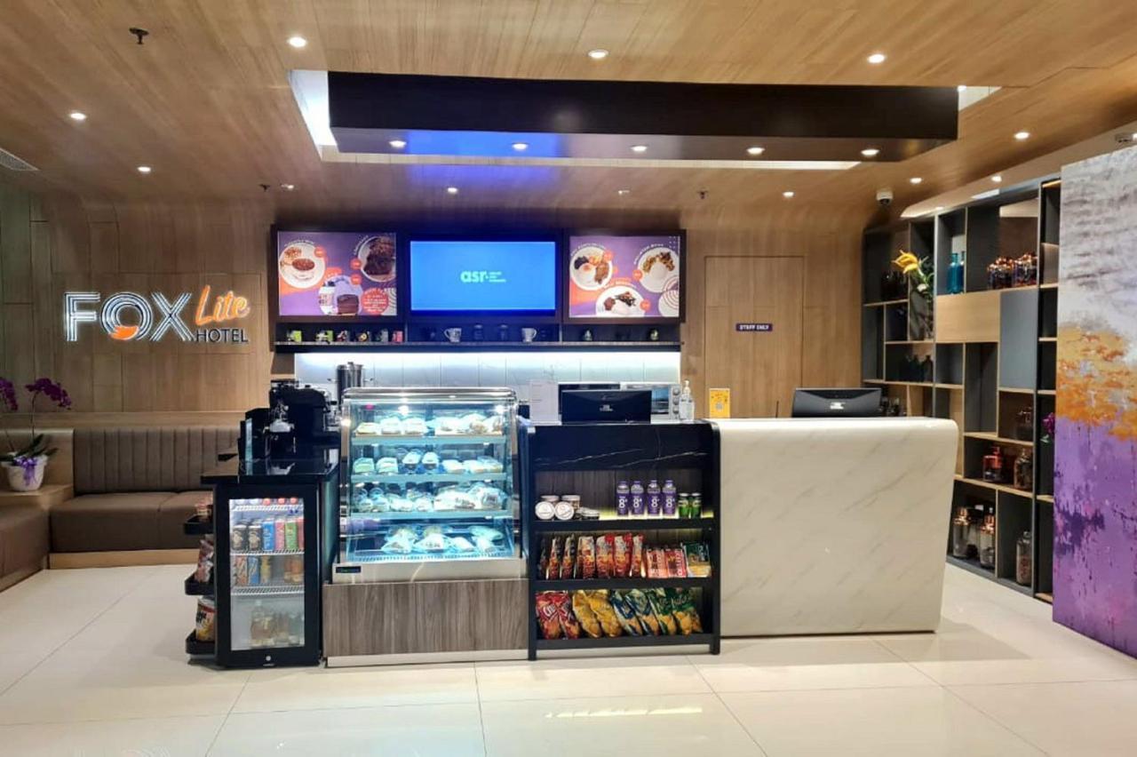 Fox Lite Grogol Jakarta Extérieur photo