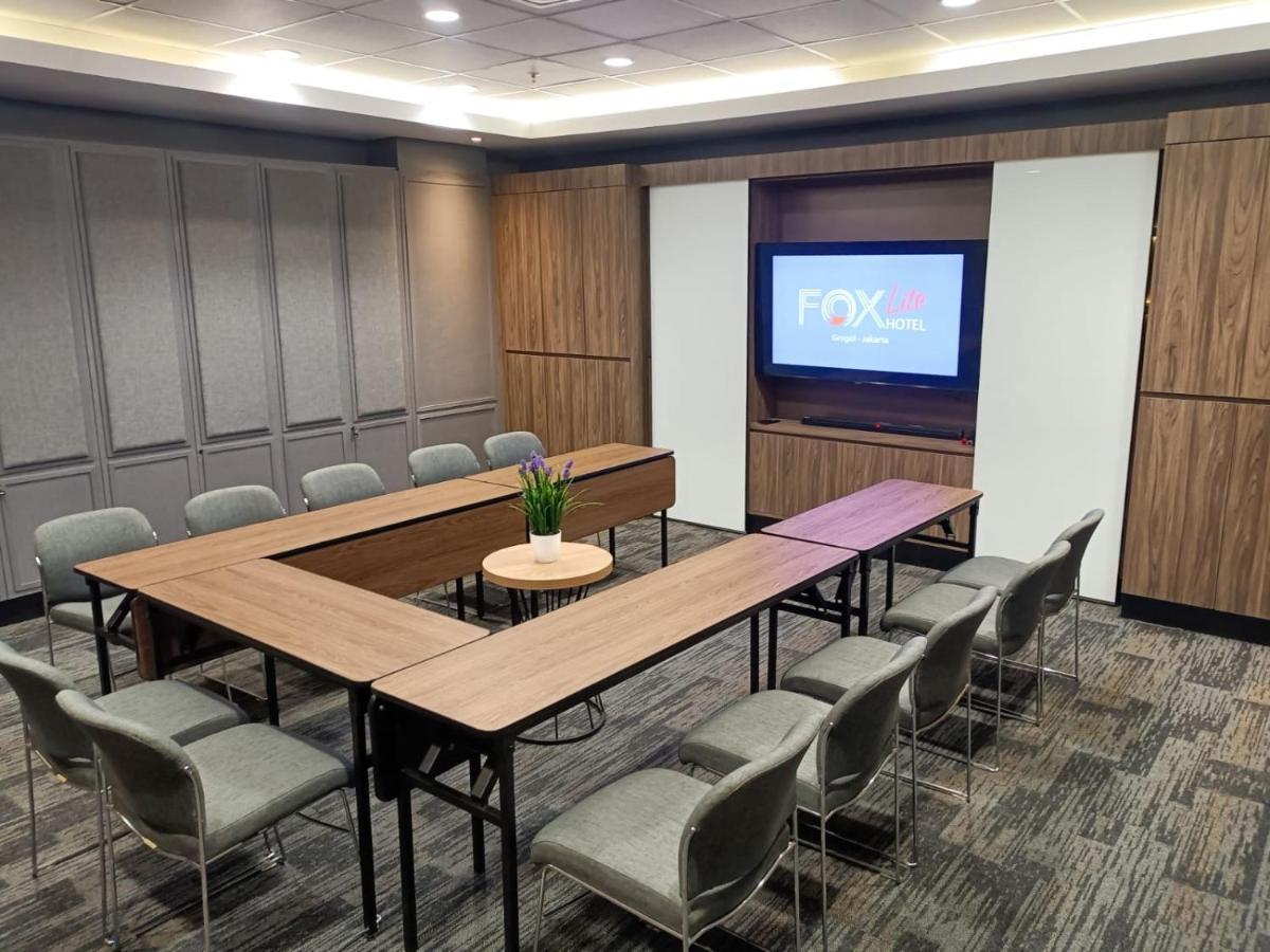 Fox Lite Grogol Jakarta Extérieur photo
